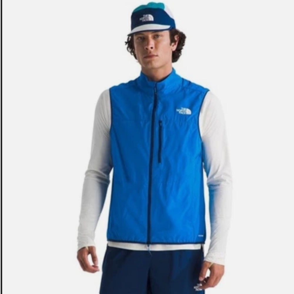 *****SOLD*****THE NORTH FACE Men’s Higher Run Wind Vest in Hero Blue